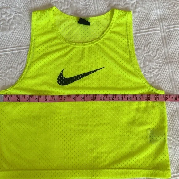 Nike Neon Green/Yellow Jersey Breathable Mesh Sleeveless Crop Top Medium - Picture 6 of 7
